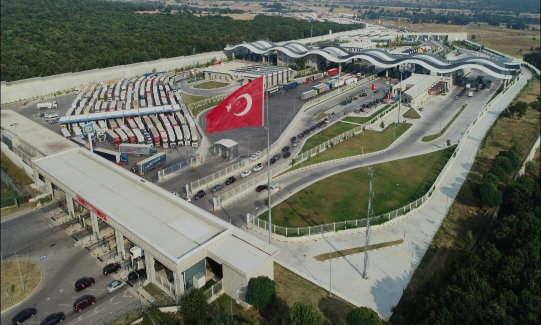 &nbsp; &nbsp; Her yıl