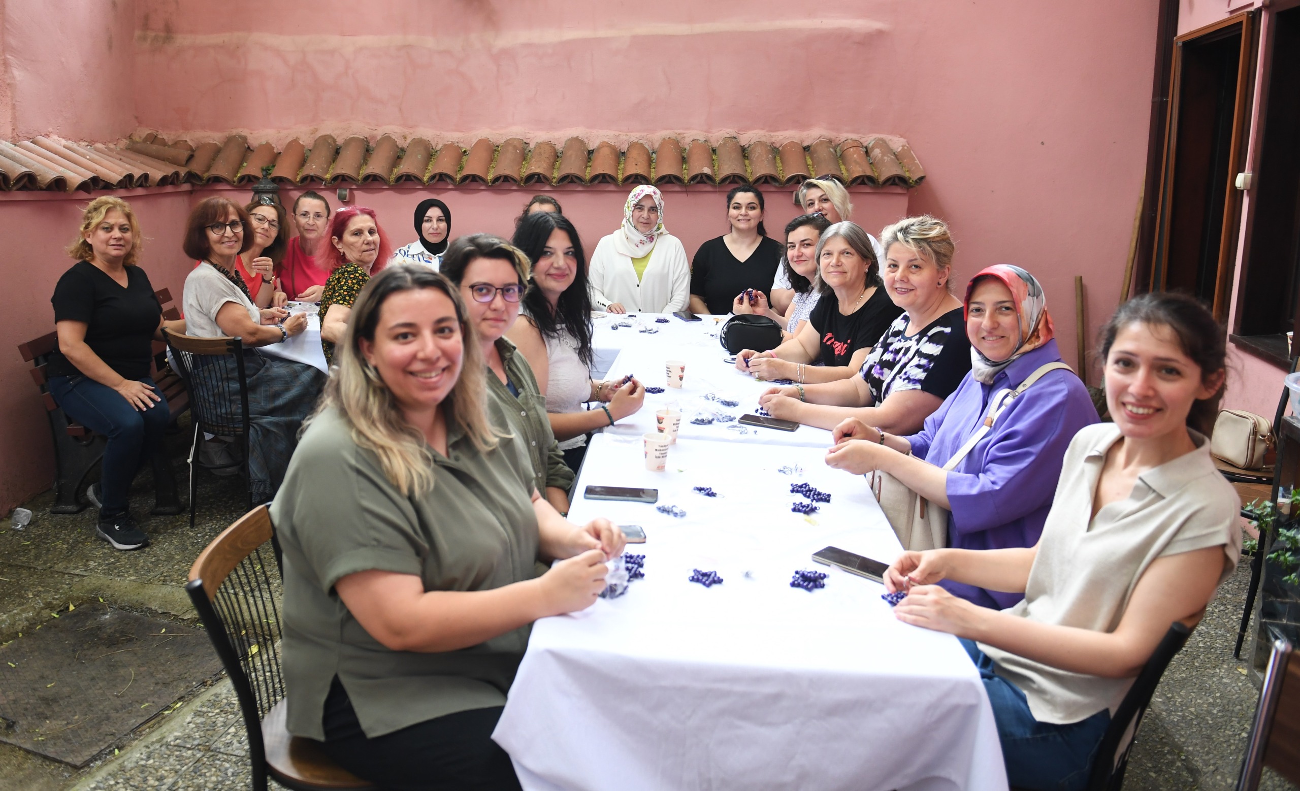 Osmangazili Kadınlardan Kadınlara El Emeği Hediye: Anlamlı Anahtarlık Atölyesi