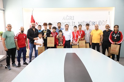 İl Müdürü Çelebi, Dereceye Giren Sporcuları Tebrik Etti