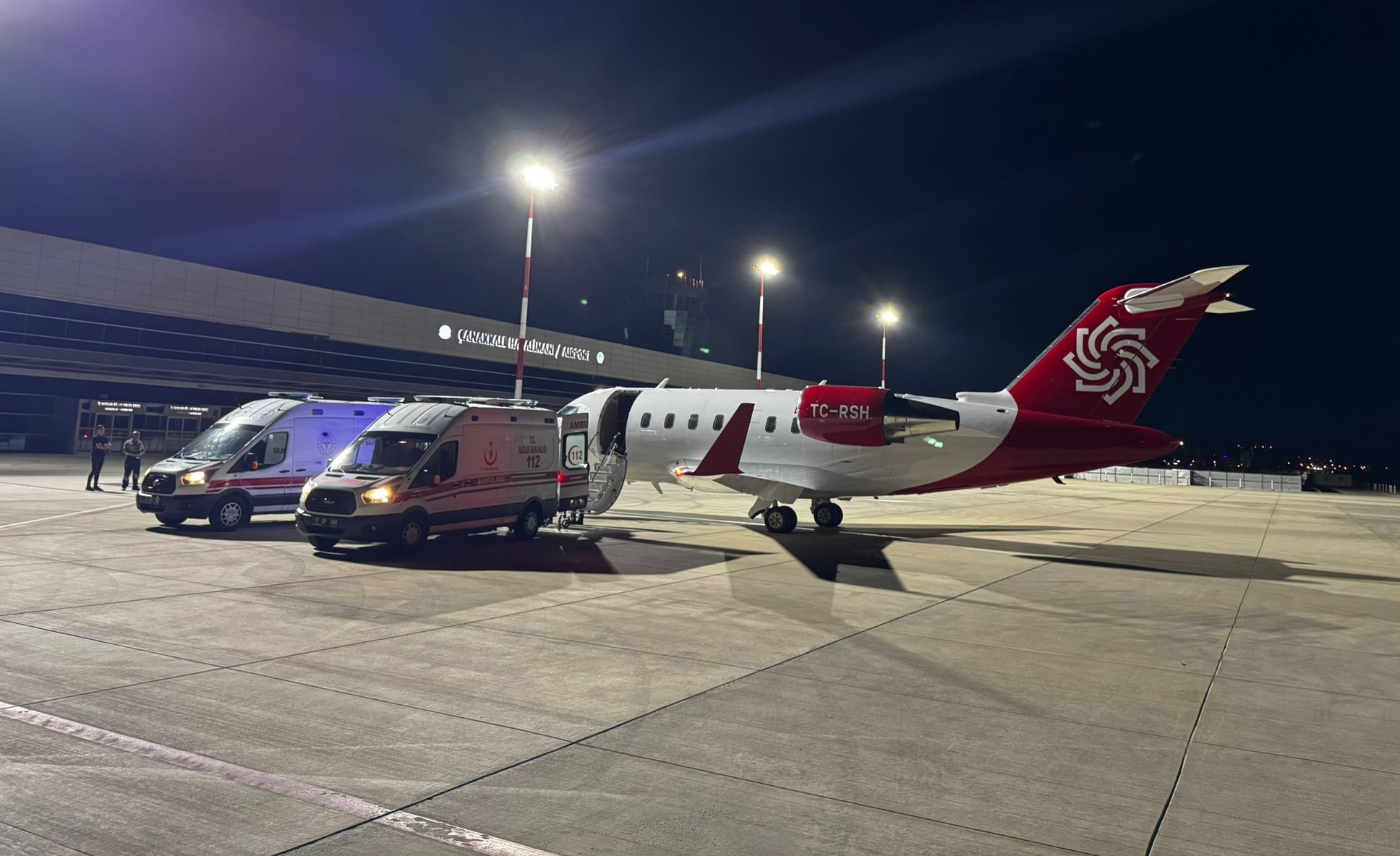 Ambulans Uçakla Hayat Kurtaran Gece: İki Hasta Güvenle Nakledildi