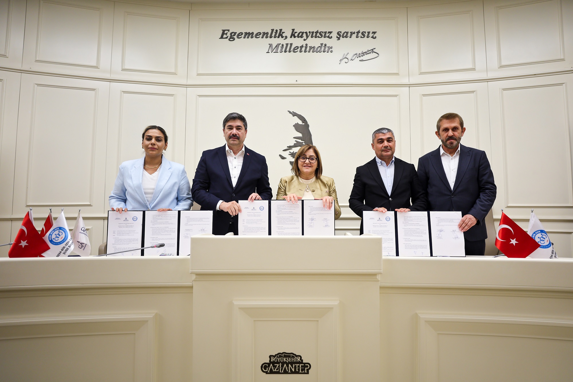 Başkan Şahin’den Personeline Konut Müjdesi: “Kira Korkusu Olmadan Uyumak Herkesin Hakkı”