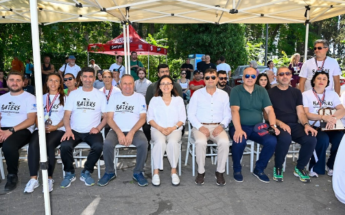 Vali Hülya Kaya, Yalova Koşusu’nda Dereceye Giren Sporculara Ödüllerini Verdi