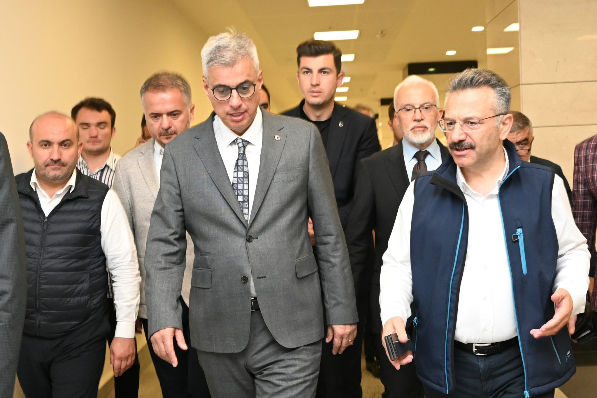 Bakan Memişoğlu’ndan Yaralı Orman İşçisine Hastane Ziyareti