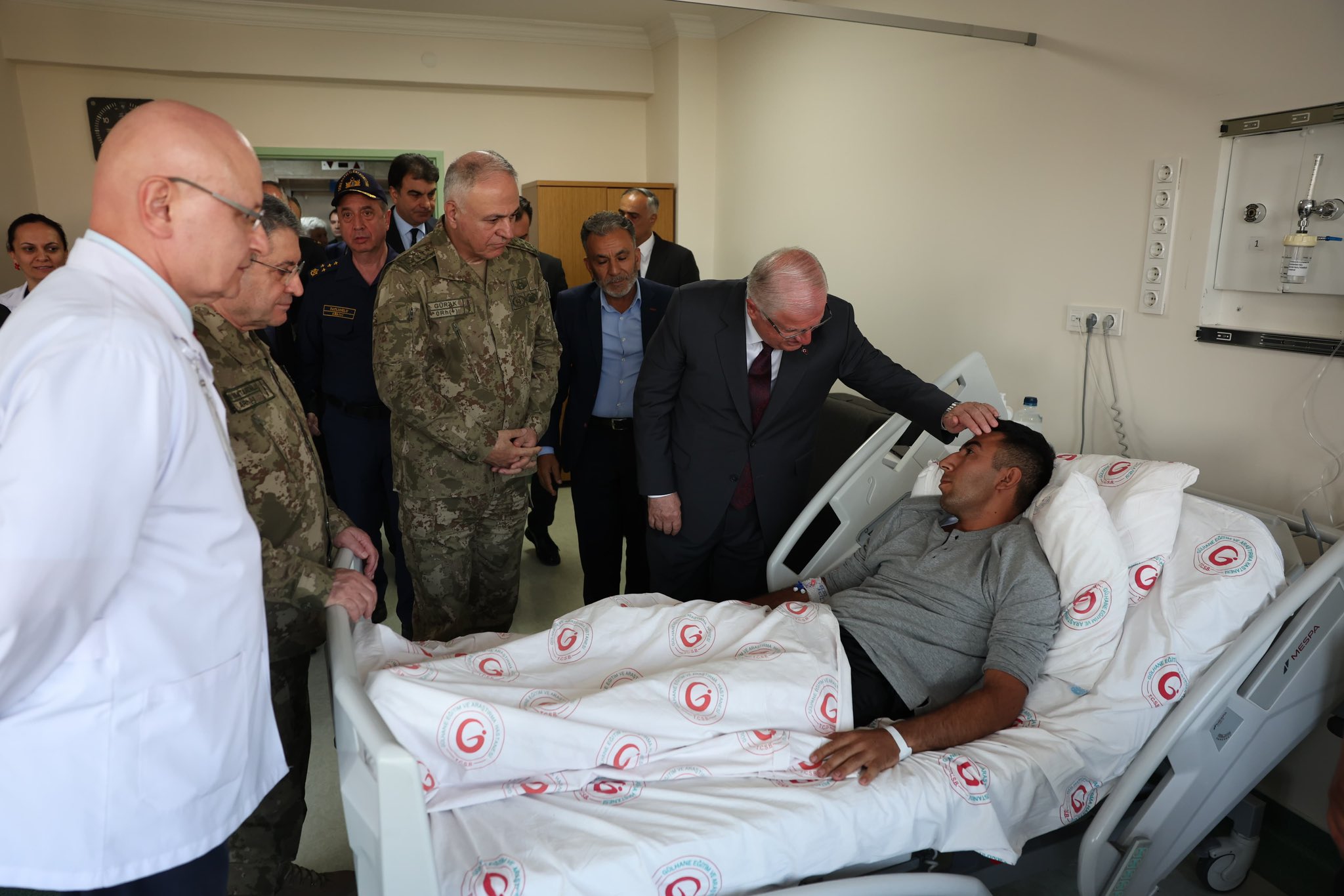 Bakan Güler’den GATA’da Mehmetçiklere Anlamlı Ziyaret