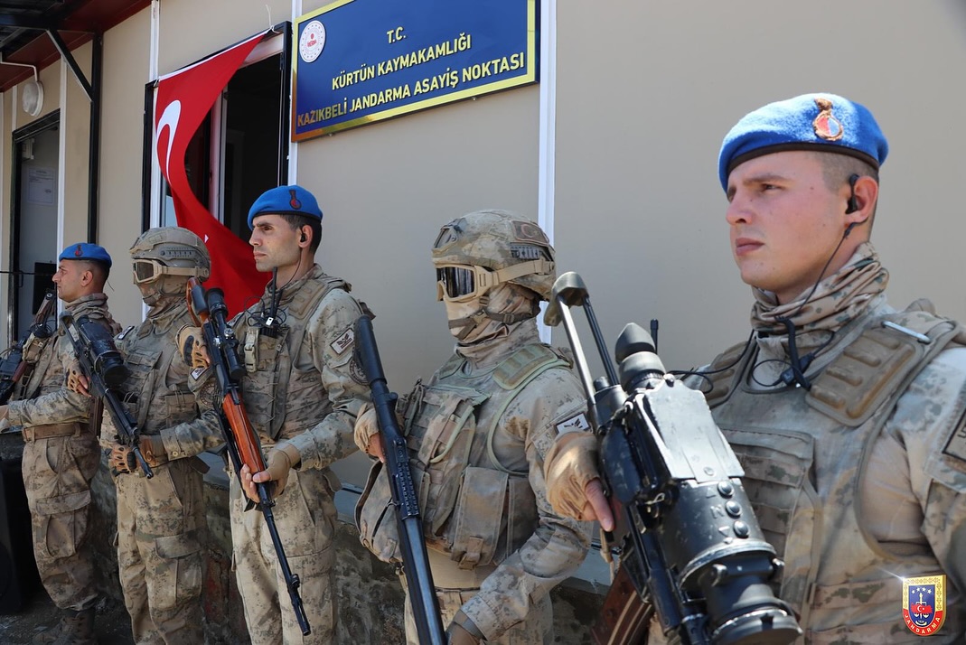 Jandarma’da Terfiler Belli Oldu: 21 İsim Üst Rütbeye Yükseltildi