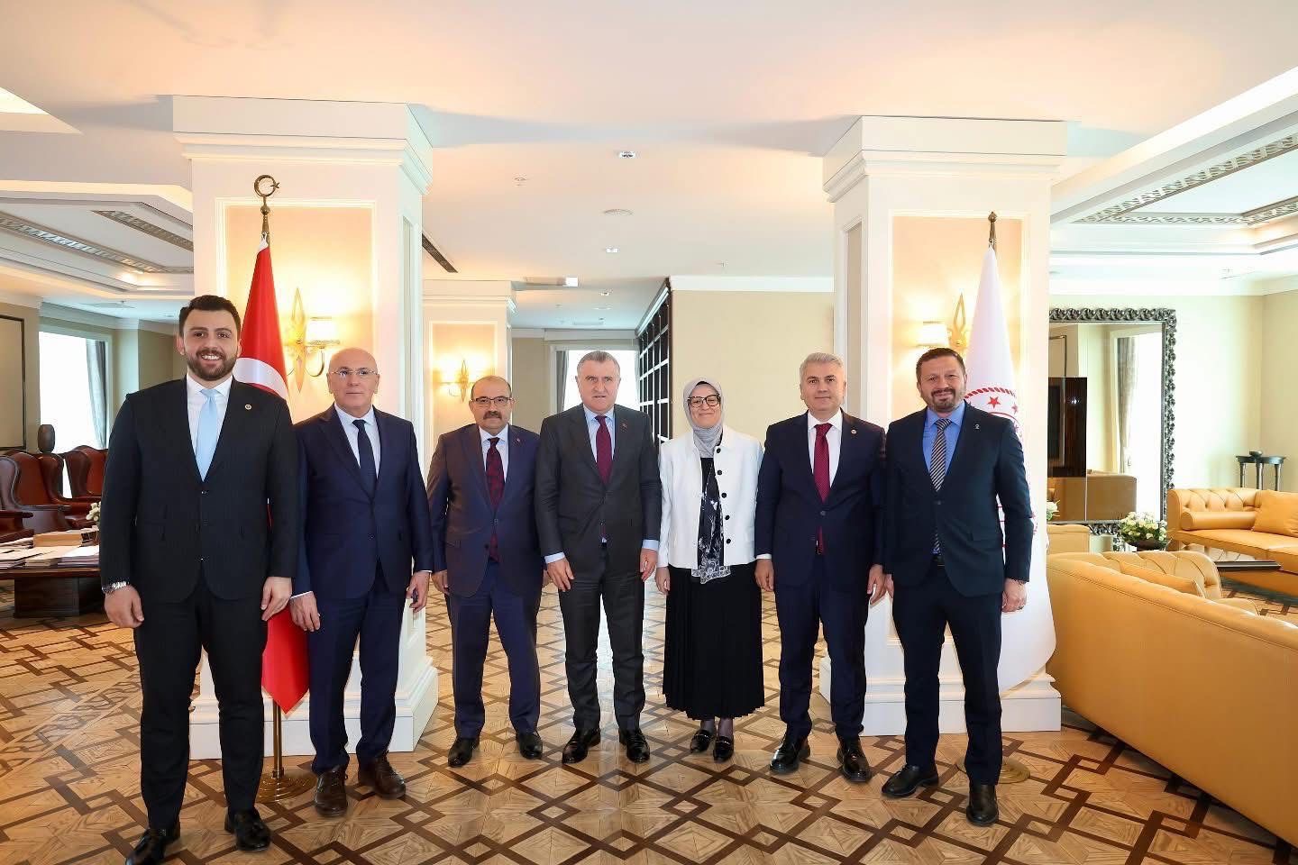 Balıkesir’e Büyük Gençlik ve Spor Tesisi Yatırımı: 13 Yeni Alan Hizmete Sunuldu