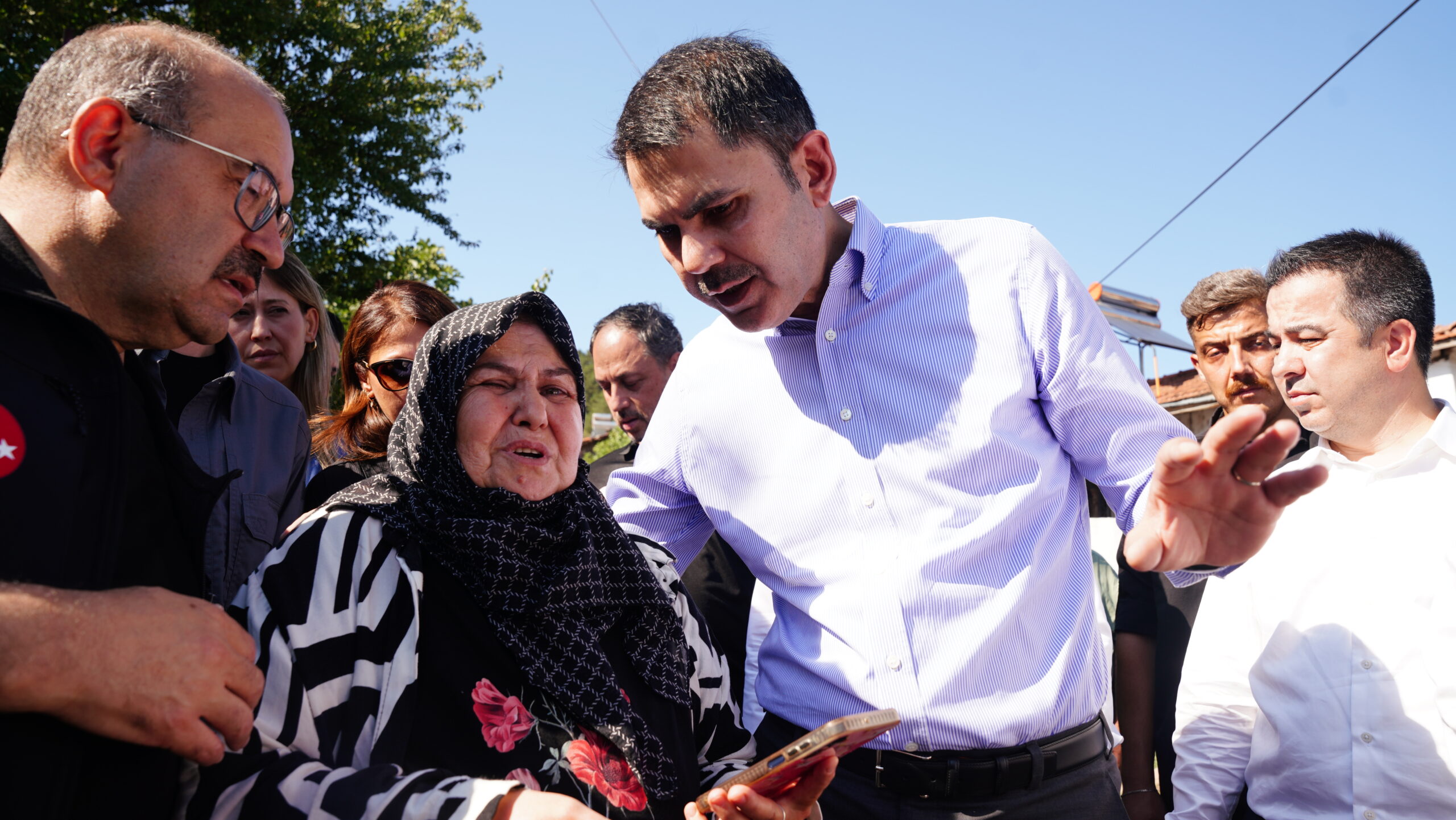 Bakan Murat Kurum, Sındırgı’daki Depremzedelere 1,5 Ay İçinde Konut Sözü Verdi