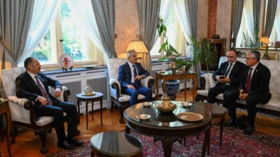 Ulaştırma ve Altyapı Bakanı Abdulkadir