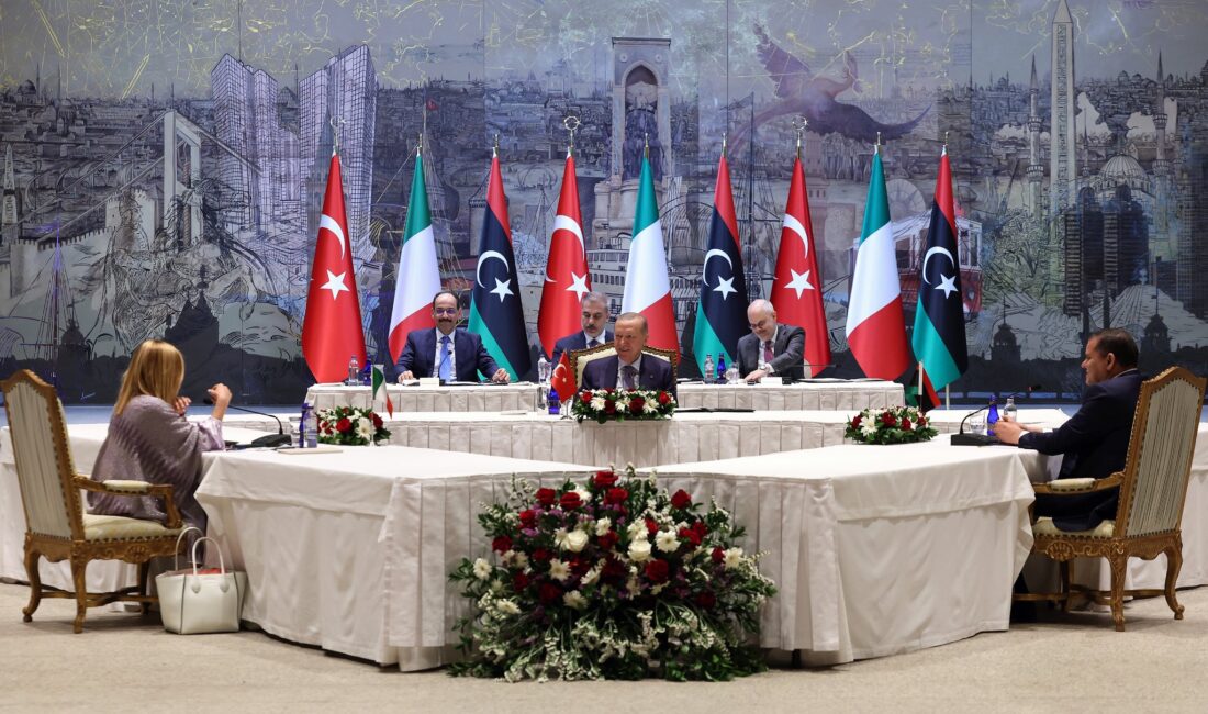 Cumhurbaşkanı Erdoğan, İtalya ve Libya Başbakanlarını Dolmabahçe’de Ağırladı Cumhurbaşkanı Recep Tayyip