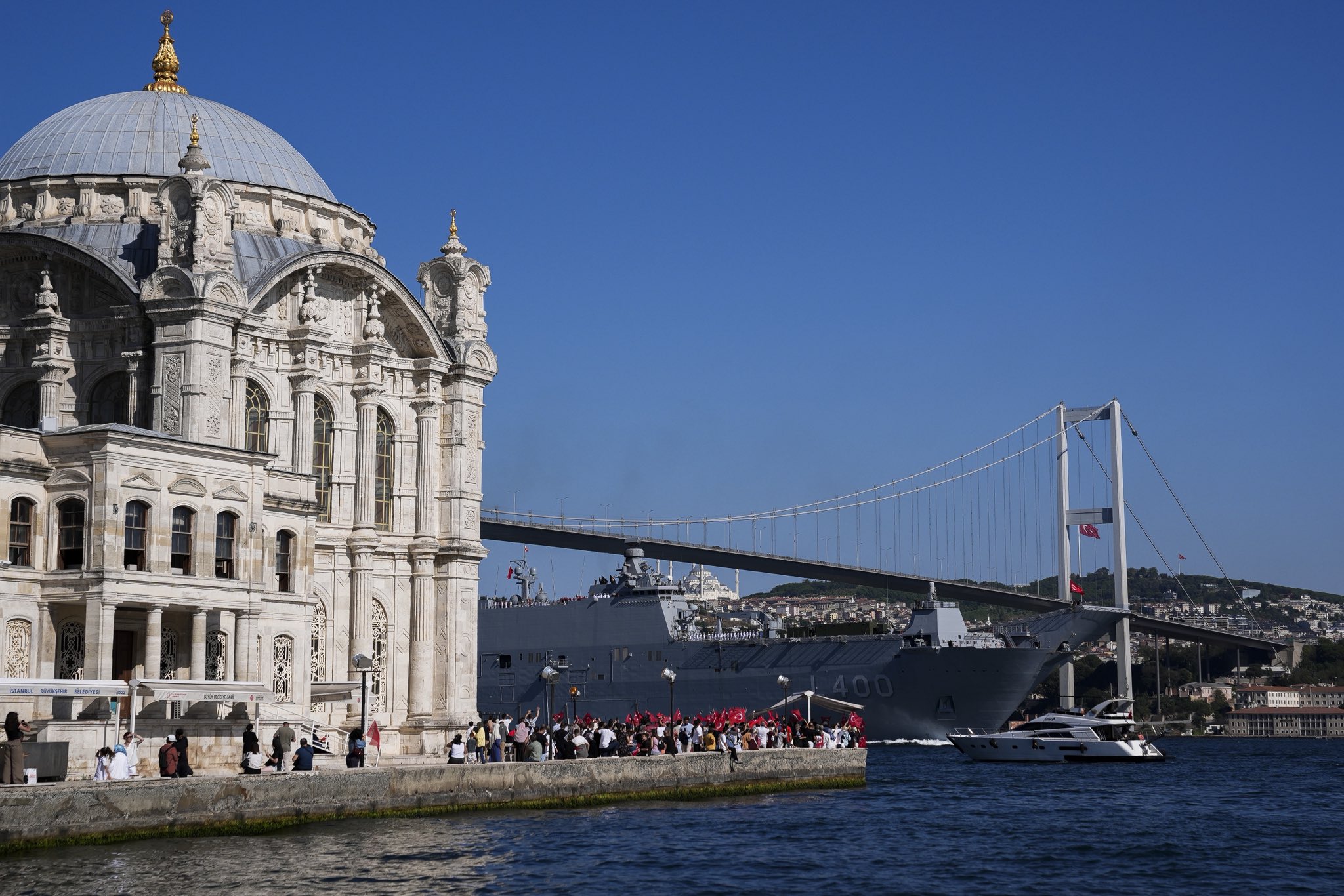 TEKNOFEST Mavi Vatan Boğaz Geçişi’nde Yoğun İlgi: Vatandaşlar Gururla İzledi