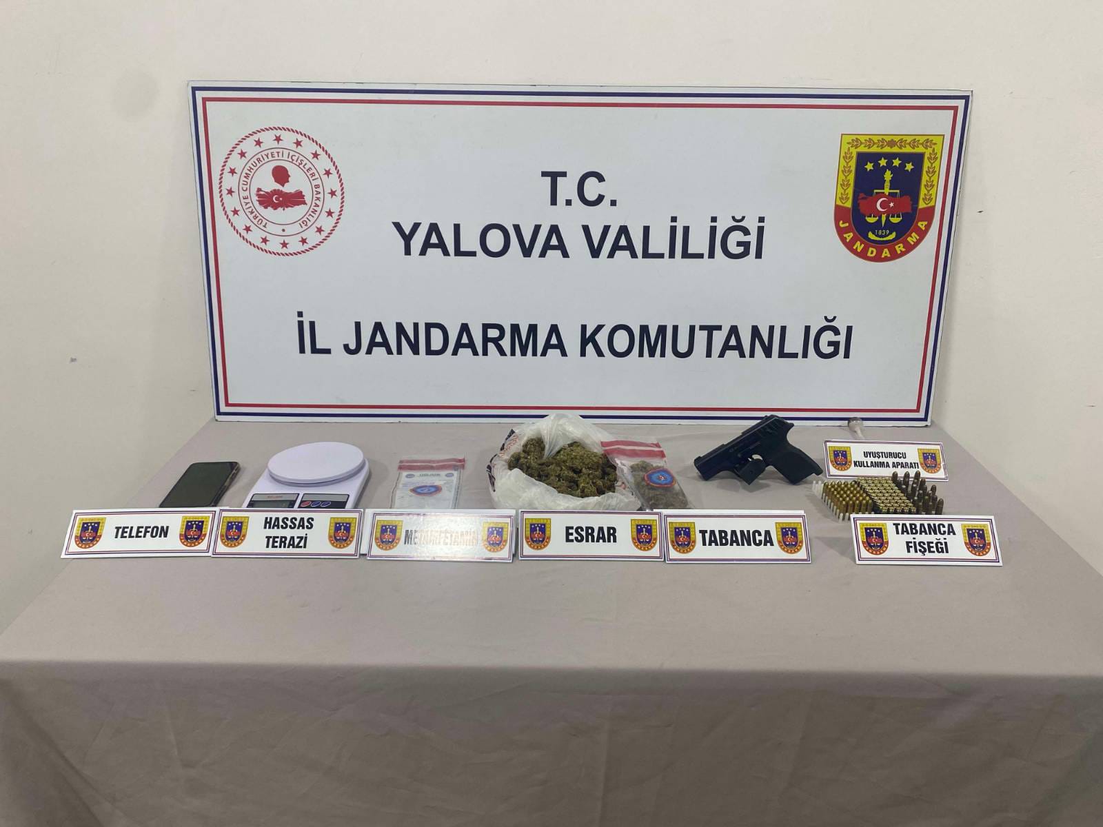 Yalova’da Jandarmadan Uyuşturucu Operasyonu: İki Şüpheli Tutuklandı