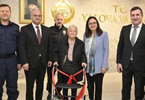 El Ele Vakfı Başkanı’ndan Yalova Valisi Dr. Hülya Kaya’ya Övgü Dolu Sözler