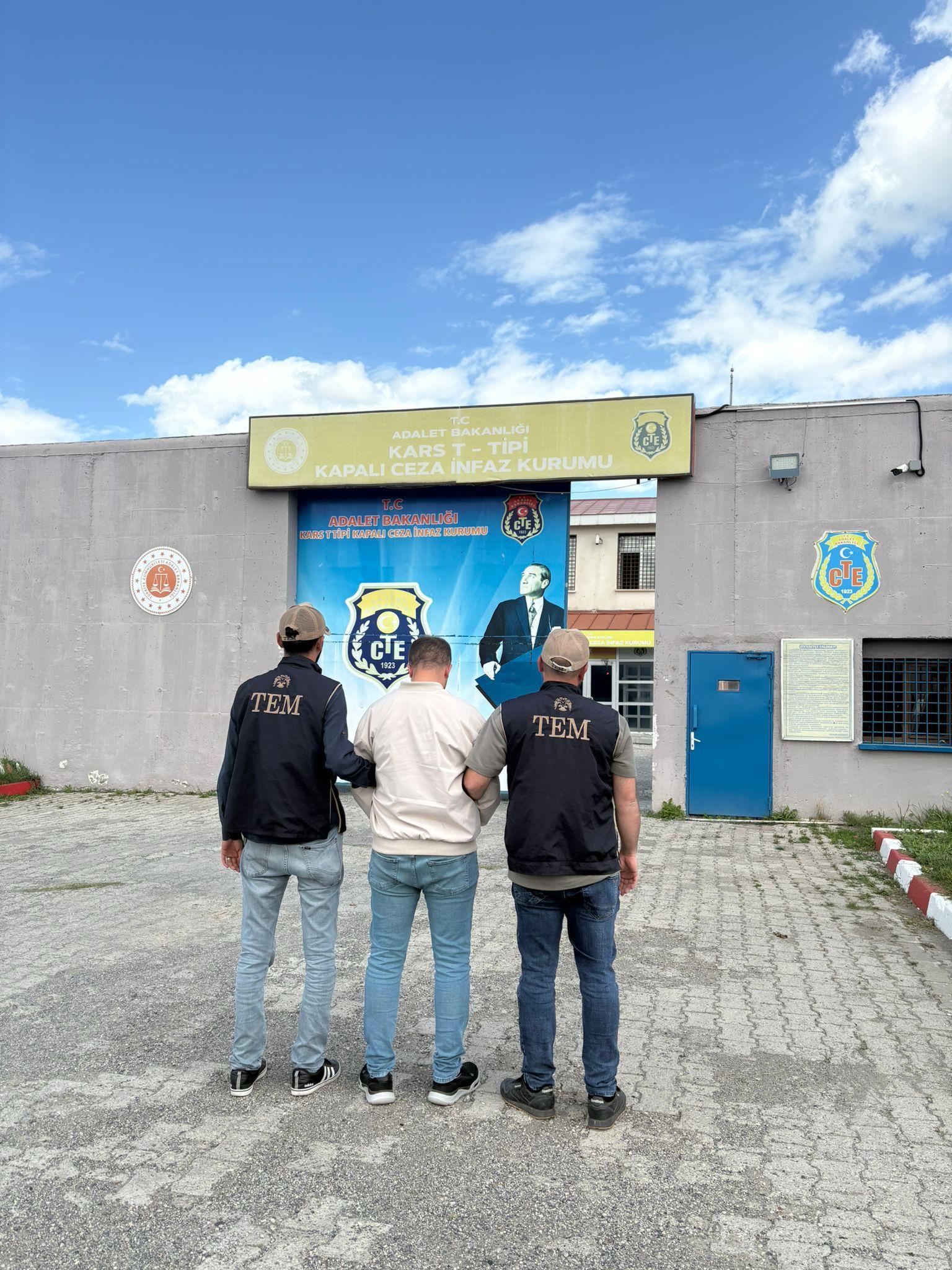 12 yıl 6 Ay Kesinleşmiş Hapis Cezası Bulunan FETÖ Üyesi Eski Asker Kars’ta Yakalandı