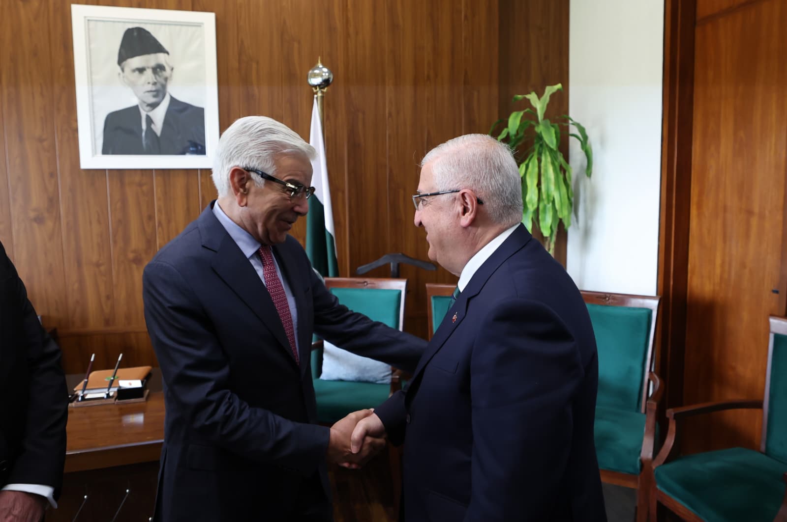Milli Savunma Bakanı Yaşar Güler, Pakistan’da Savunma Bakanı Khawaja Muhammed Asif ile Görüştü