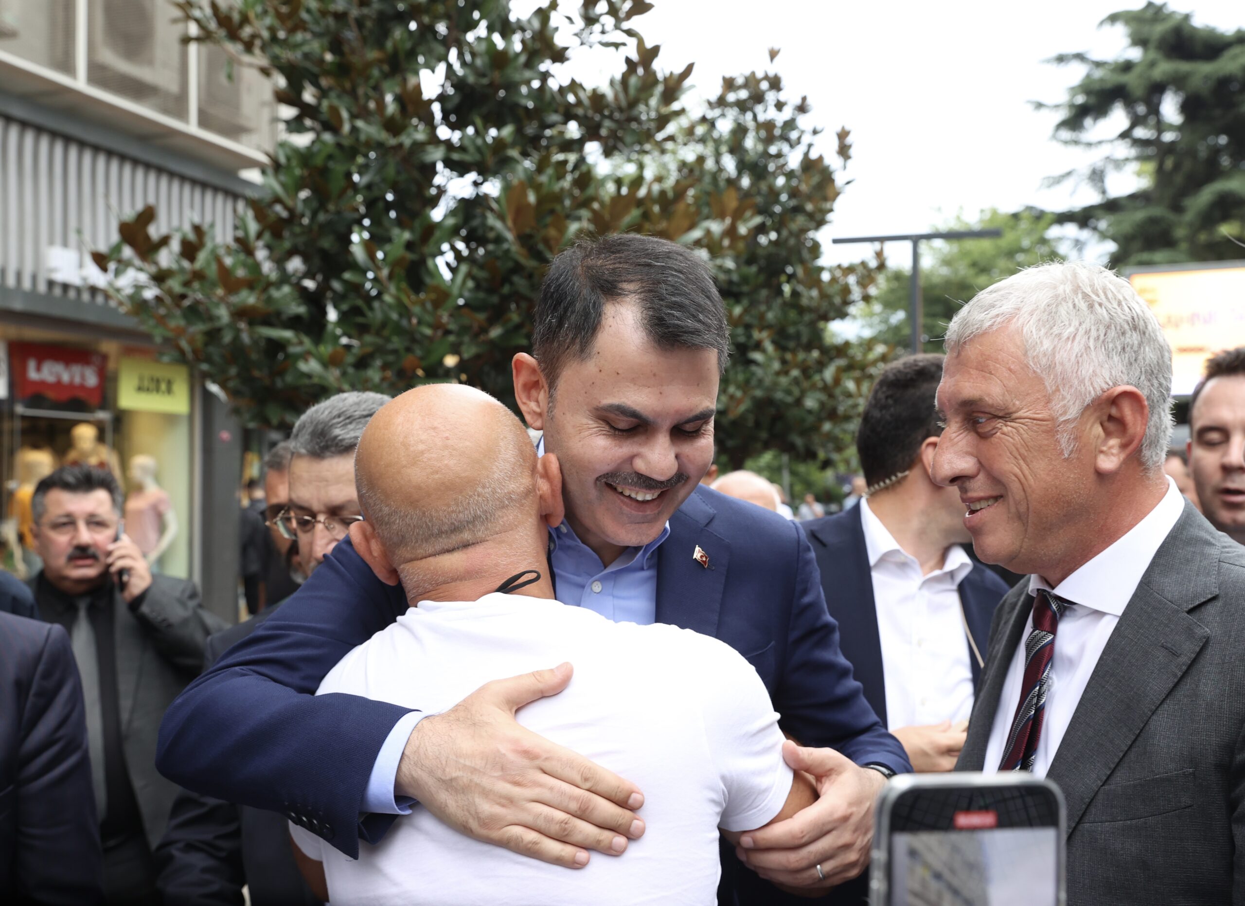 Bakan Murat Kurum, Trabzon’da Esnafı Ziyaret Etti