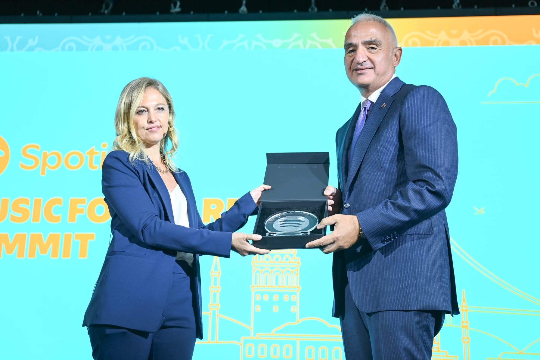 Bakan Ersoy: “Türk Sanatçıların 2024’te Küresel Başarısı 2,8 Milyar Dinleyiciye Ulaştı”