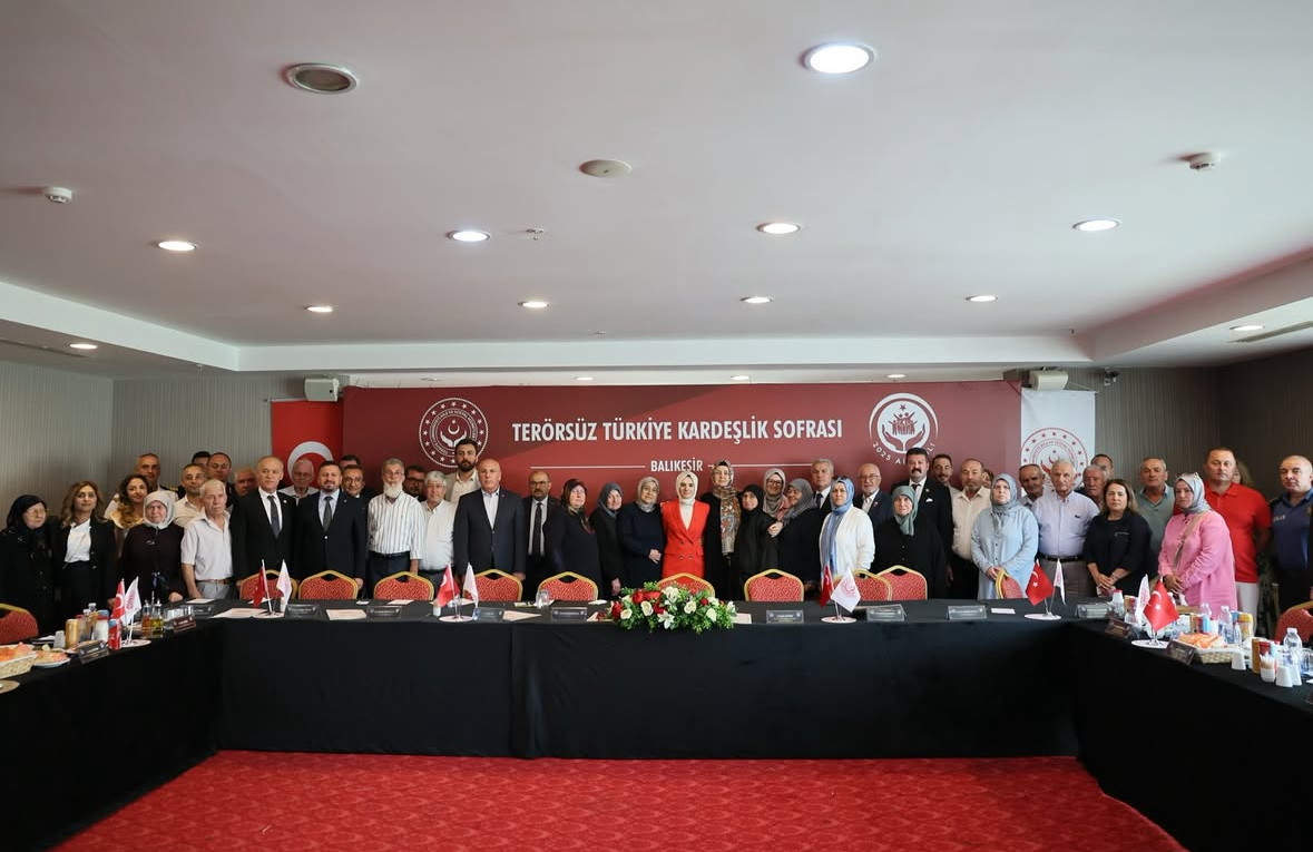 Aile ve Sosyal Hizmetler Bakanı Mahinur Özdemir Göktaş, “2025 Aile Yılı” Kapsamında Balıkesir’i Ziyaret Etti