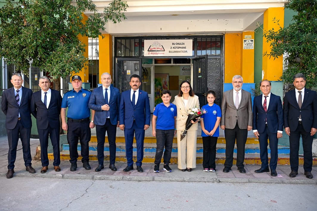 Yalova Valisi Dr. Hülya Kaya’dan Çınarcık Hüdaverdi Aydın İlkokuluna Ziyaret