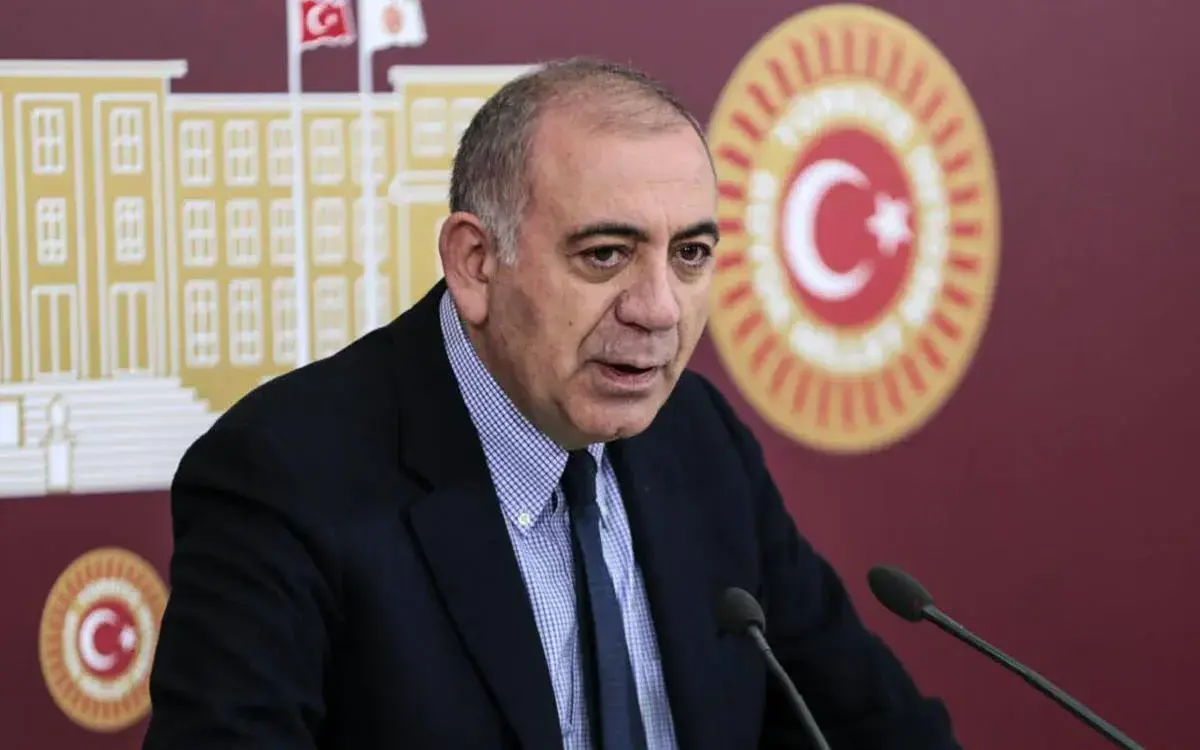Gürsel Tekin’den CHP’deki Eleştirilere Yanıt: “Polemiğe Girersek Birçok Arkadaşı Üzerim”
