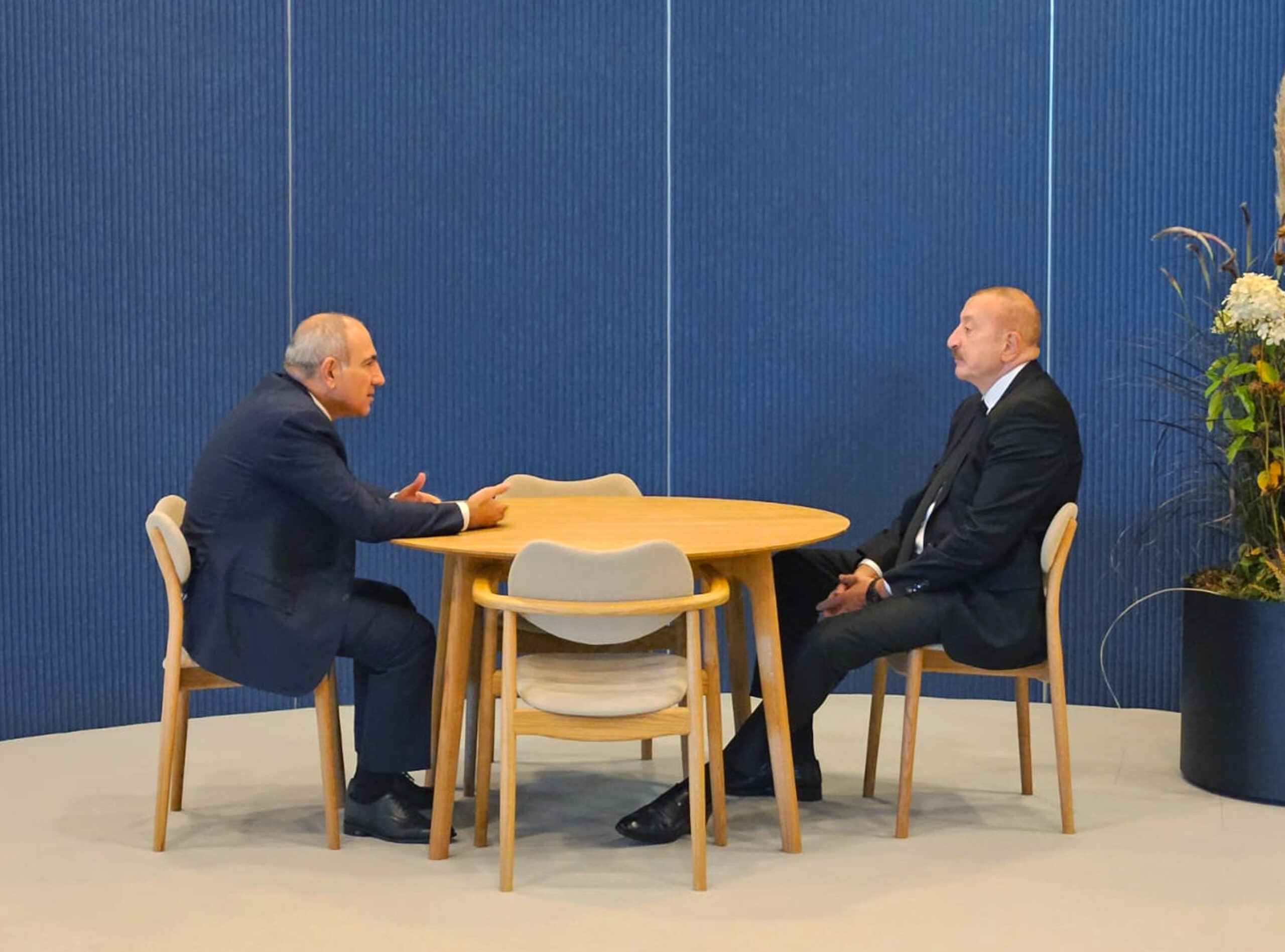 Aliyev ve Paşinyan, Kopenhag’da Bir Araya Geldi