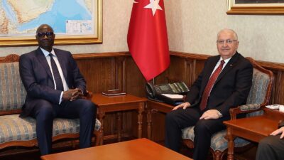 Milli Savunma Bakanı Yaşar Güler,