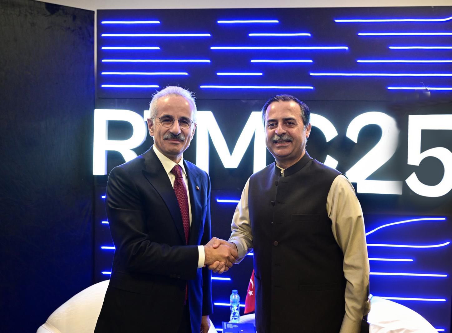 Uraloğlu, Pakistan Federal Denizcilik Bakanı Anwar İle Bir Araya Geldi