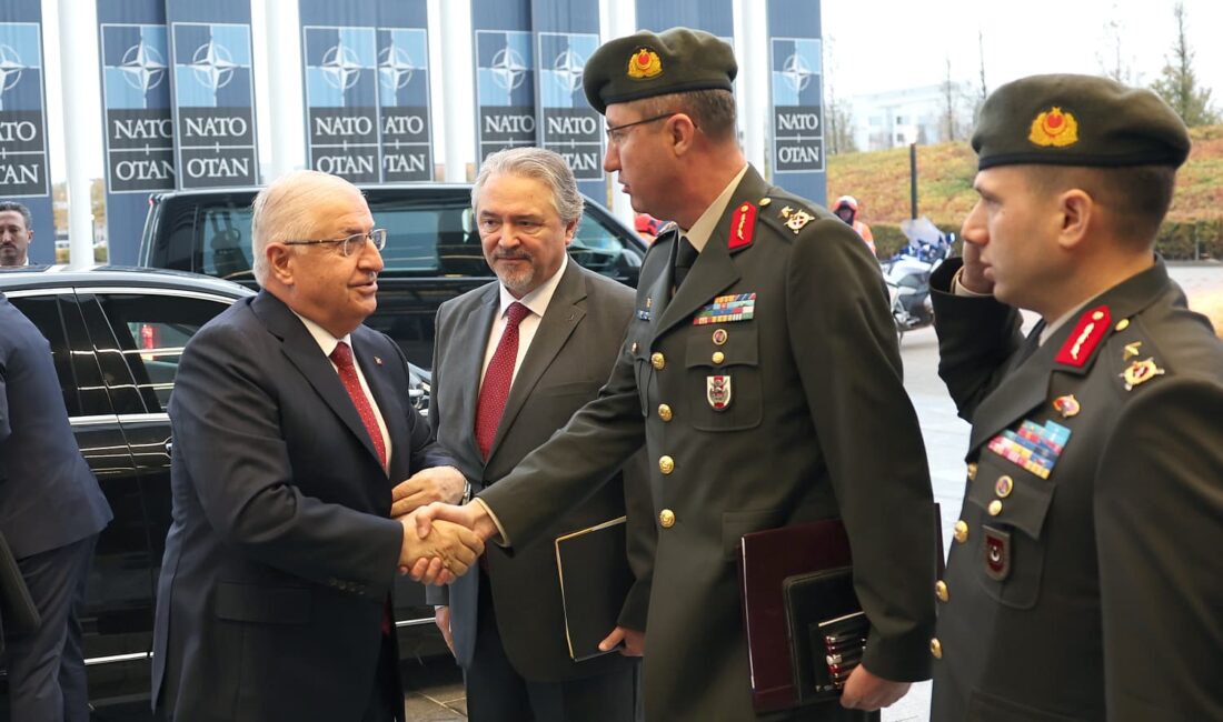 Milli Savunma Bakanı Yaşar