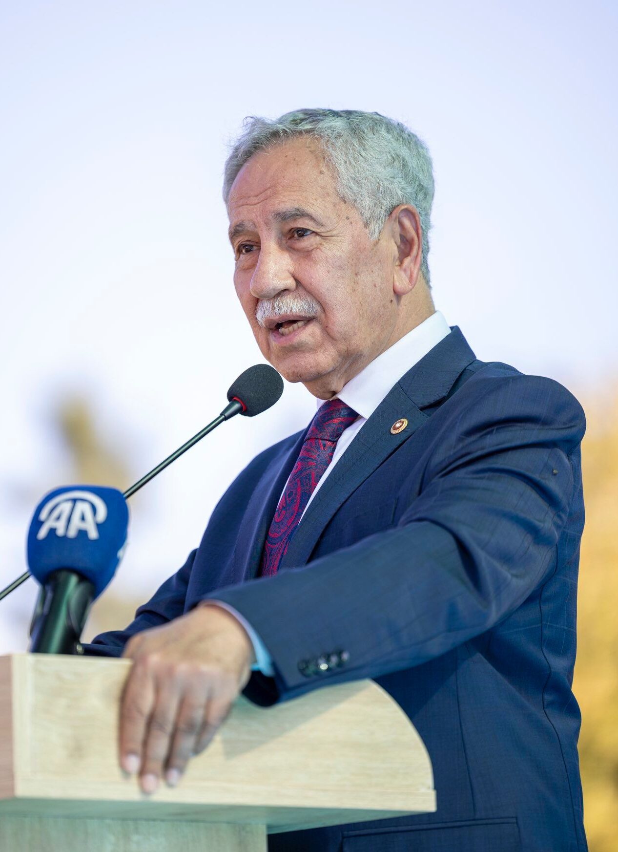 Bülent Arınç’tan KKTC Cumhurbaşkanı Tufan Erhürman’a Tebrik: “Kıbrıs İçin Yeni Bir Dönem Başlıyor”