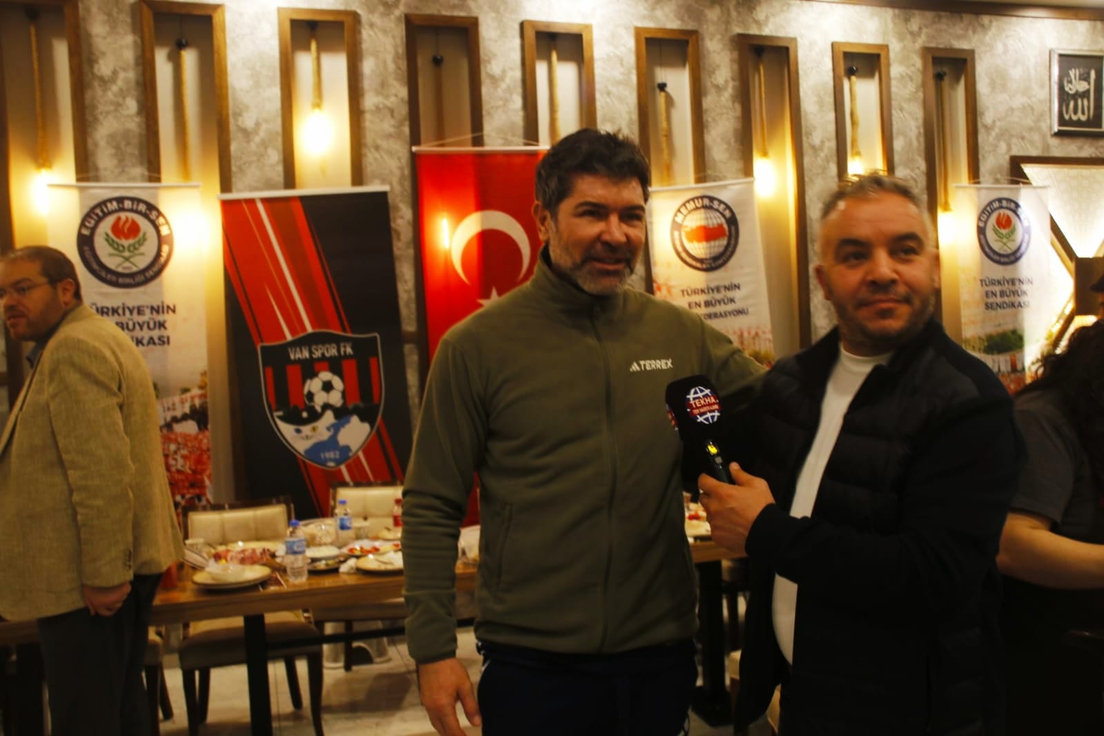 Eğitim-Bir-Sen Van Şubesi’nden Vanspor’a Moral Yemeği