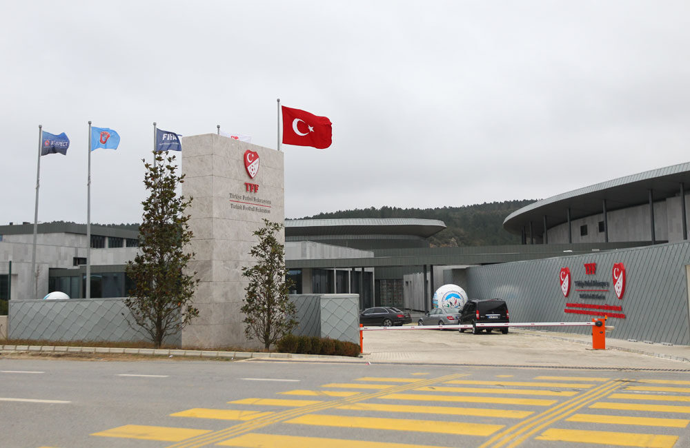 Süper Lig Devlerine Disiplin