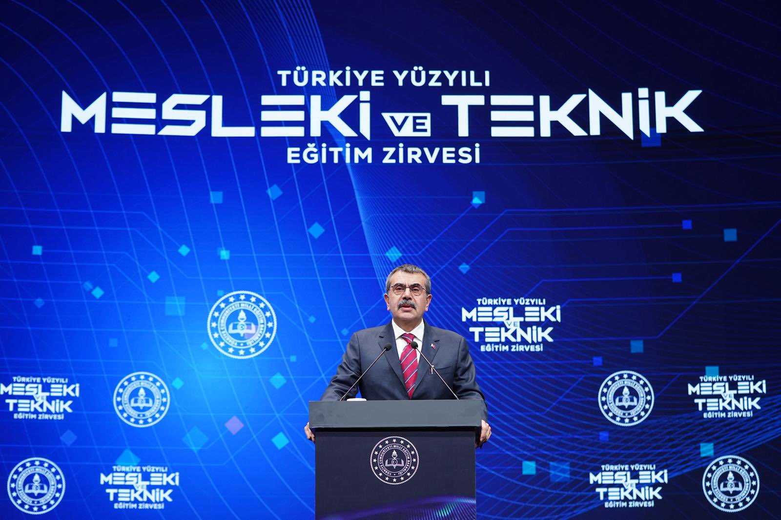 Türkiye Yüzyılı Mesleki ve Teknik Eğitim Zirvesi İstanbul’da Başladı