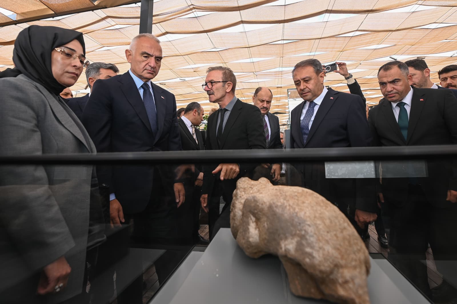 Bakan Ersoy: “Taş Tepeler Projesi Neolitik Döneme Işık Tutmaya Devam Ediyor”