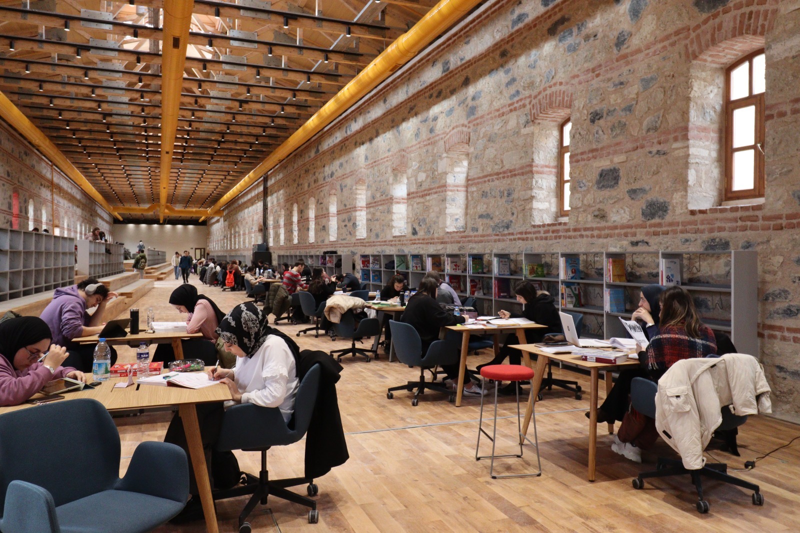 Bakan Ersoy: Kütüphanelerdeki Kitap Sayısı 26,4 Milyona Ulaştı