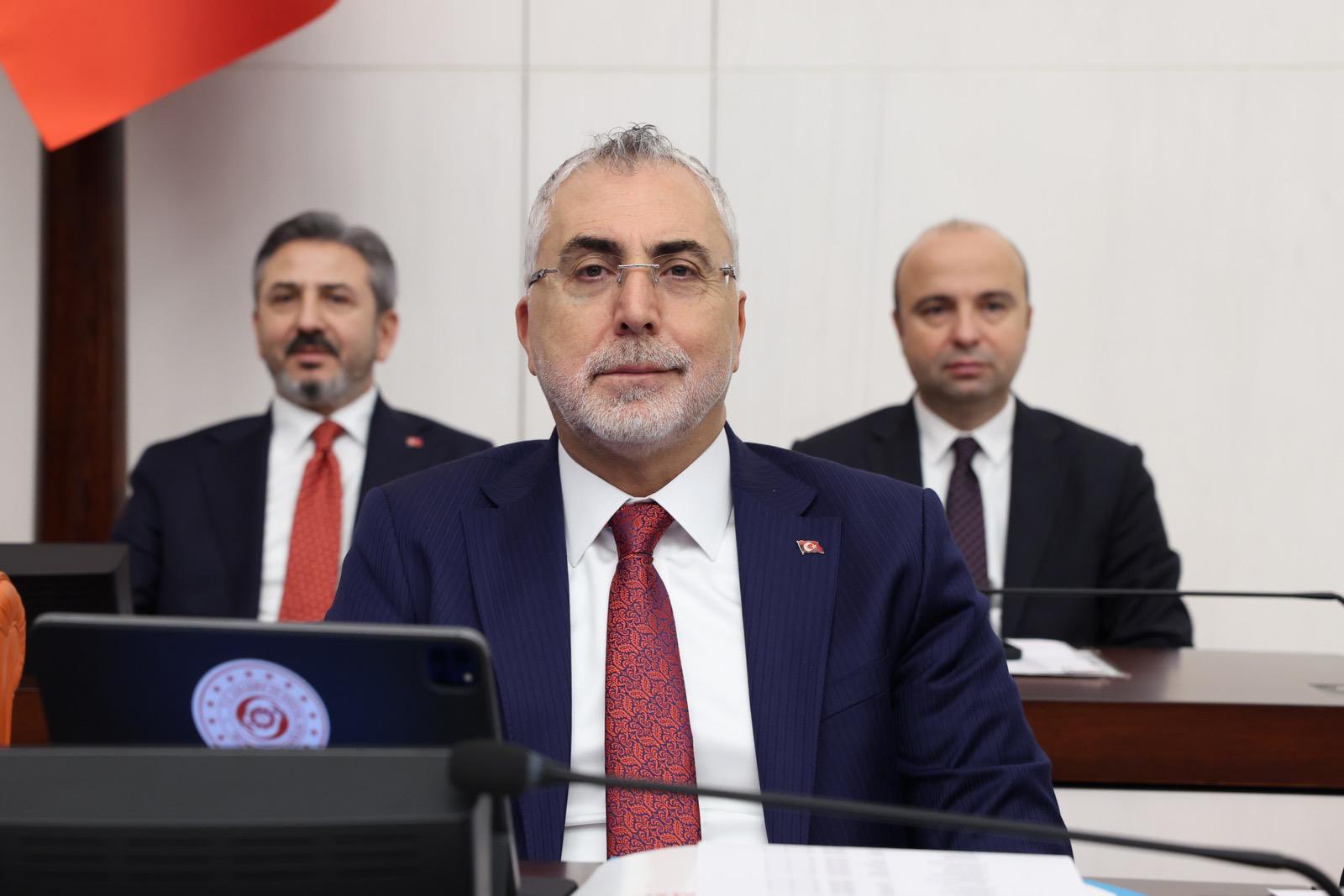 Bakan Işıkhan’dan Asgari Ücret ve İlaç Müjdesi: 72 İlaç Geri Ödeme Kapsamına Alındı