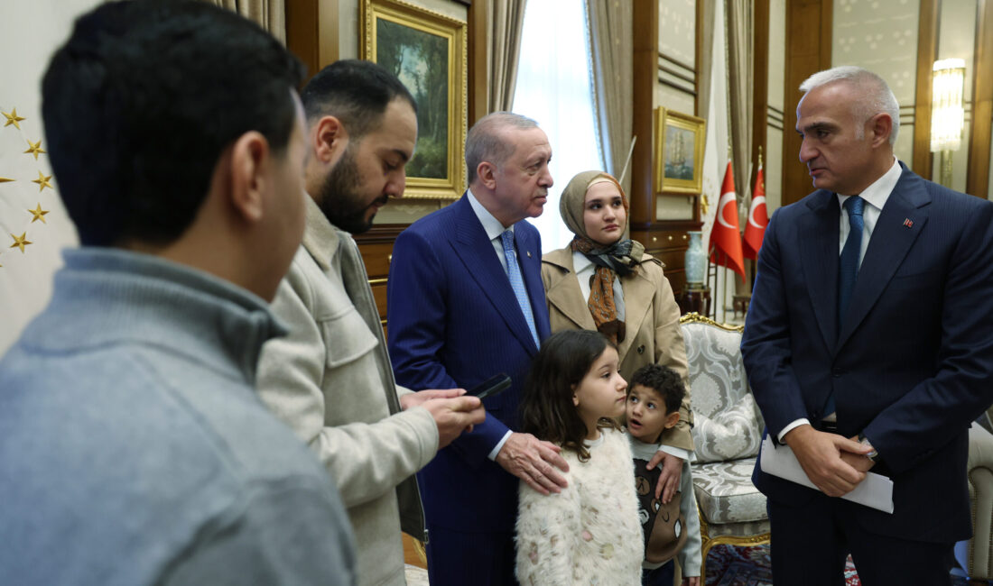 Cumhurbaşkanı Erdoğan, Filistinli Küçük Hind’in Ailesini Külliye’de Kabul Etti