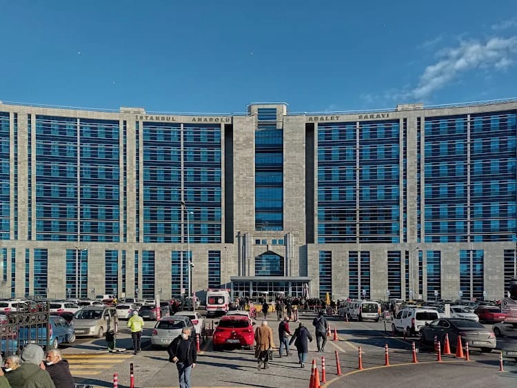 Adalet Sarayı’nda Savcı, Hâkim Eski Eşini Adliyede Vurdu İstanbul Kartal’daki Anadolu Adalet