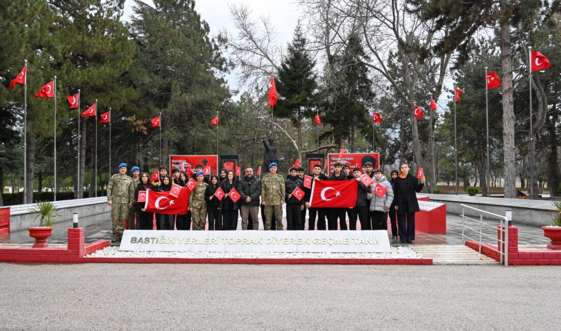 Kışla Kapıları Öğrencilere Açıldı