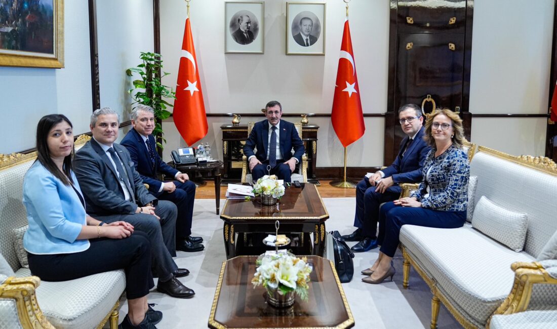 Cumhurbaşkanı Yardımcısı Yılmaz, YASED Heyetini Kabul Etti Cumhurbaşkanı Yardımcısı Cevdet Yılmaz,
