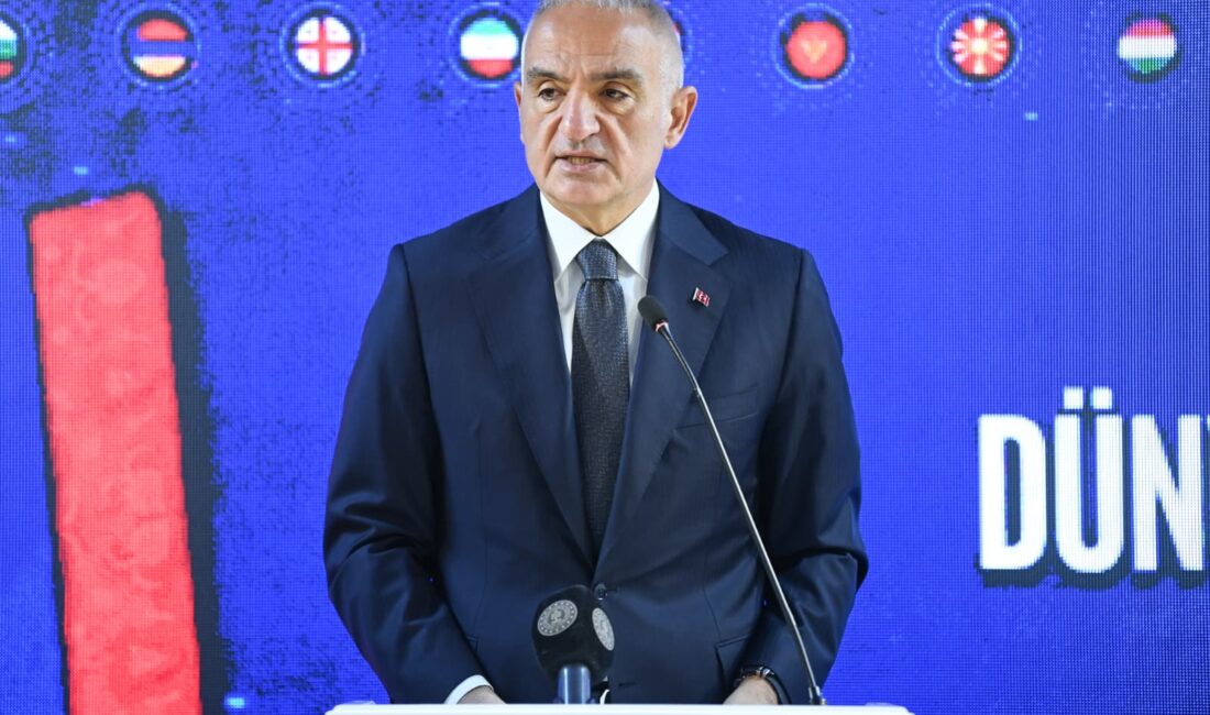Bakan Ersoy “Dünya Dillerinde Türkçe Sözlüğü”nü Tanıttı: “Kelimeler Fetihlerden Daha Kalıcı İzler Bırakır” ANKARA / TEKHA Kültür