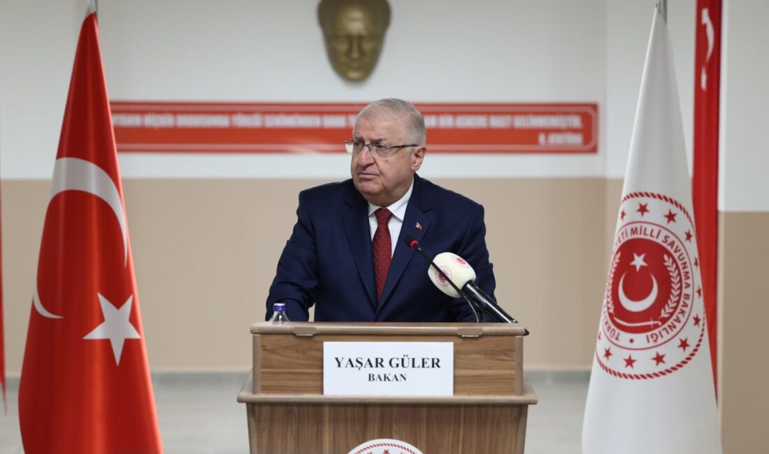 Milli Savunma Bakanı Yaşar