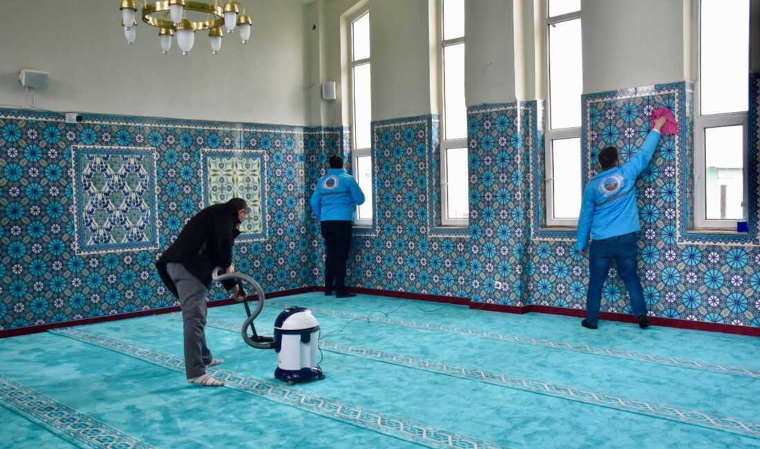 Siirt Belediyesi Yangında Zarar Gören Camiyi Ramazan’a Hazırladı SİİRT / TEKHA Siirt’te