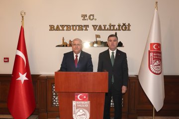 Milli Savunma Bakanı Yaşar
