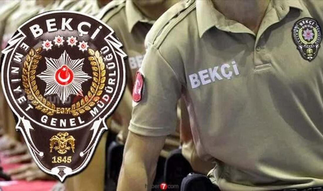 Kars’ta Görev Yapan Mahalle Bekçilerinden Anlamlı Destek: Kars 36 Spor’a 20 Forma Bağışı Kars’ta görev yapan mahalle
