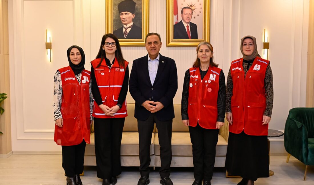 Valilik Makamında Önemli İsimlerden Hayırlı Olsun Ziyareti Türk Kızılay Yalova Şube