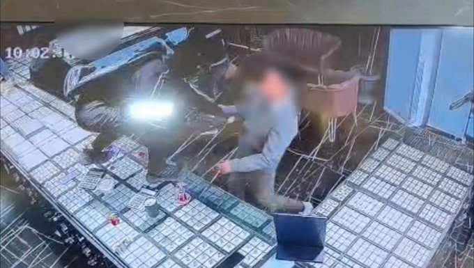 Şanlıurfa’daki Kuyumcu Soygununun Failleri Yakalandı: 6 Gözaltı Şanlıurfa’nın Karaköprü ilçesinde bir
