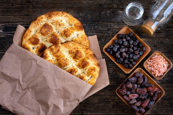 Fırın Ustalarının 300 Derece Sıcakta Pide Mesaisi Ramazan Ayında İftar Sofraları