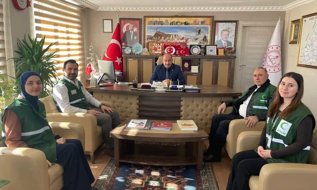 1–7 Mart Yeşilay Haftası’nda Anlamlı Ziyaret 1–7 Mart Yeşilay Haftası
