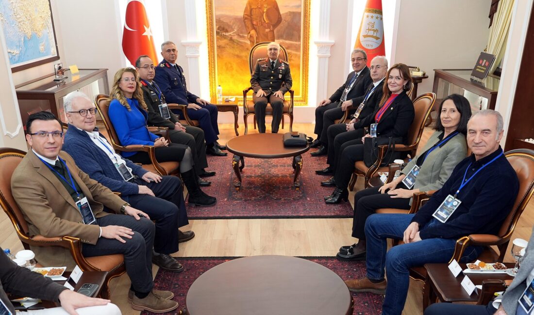 DEÜ ve Ege Ordusu Komutanlığı Savunmanın Geleceğini Yapay Zekâ ile Ele Aldı
