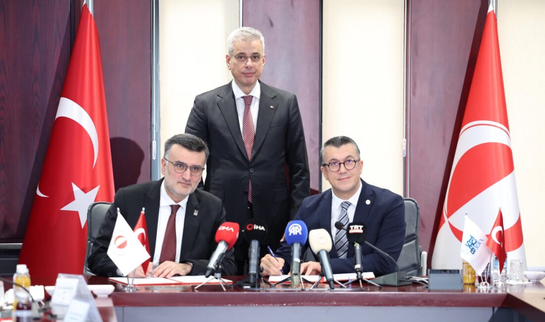Sağlık Bakanı Kemal Memişoğlu,