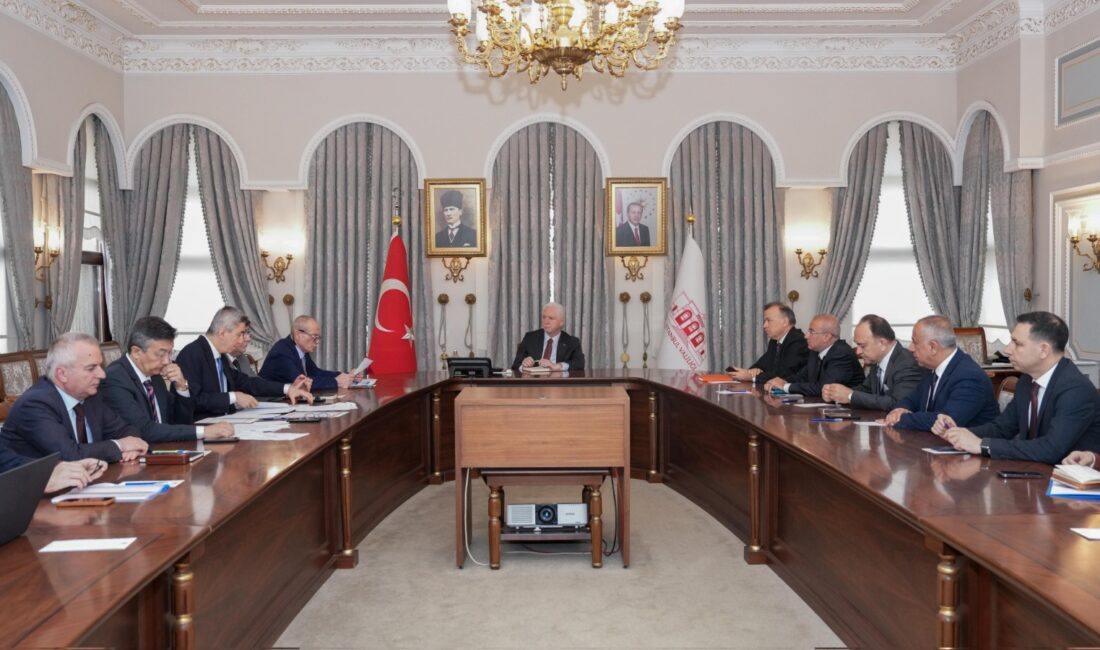 İstanbul Valisi Davut Gül,